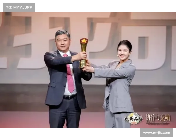 荣誉盛典致敬行业贡献者，颁发多项年度奖项