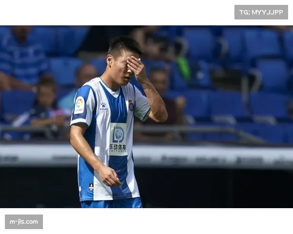 佛罗伦萨三连胜跳出降级区，保级形势依然严峻